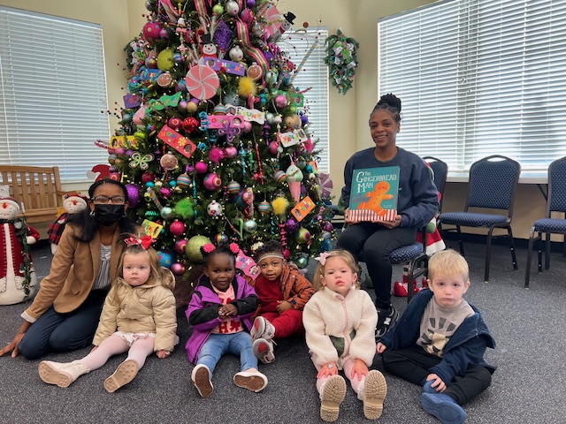 Governor’s Early Literacy Foundation Gives the Gift of Reading to Hard of Hearing & Deaf Students Across Tennessee this Holiday Season